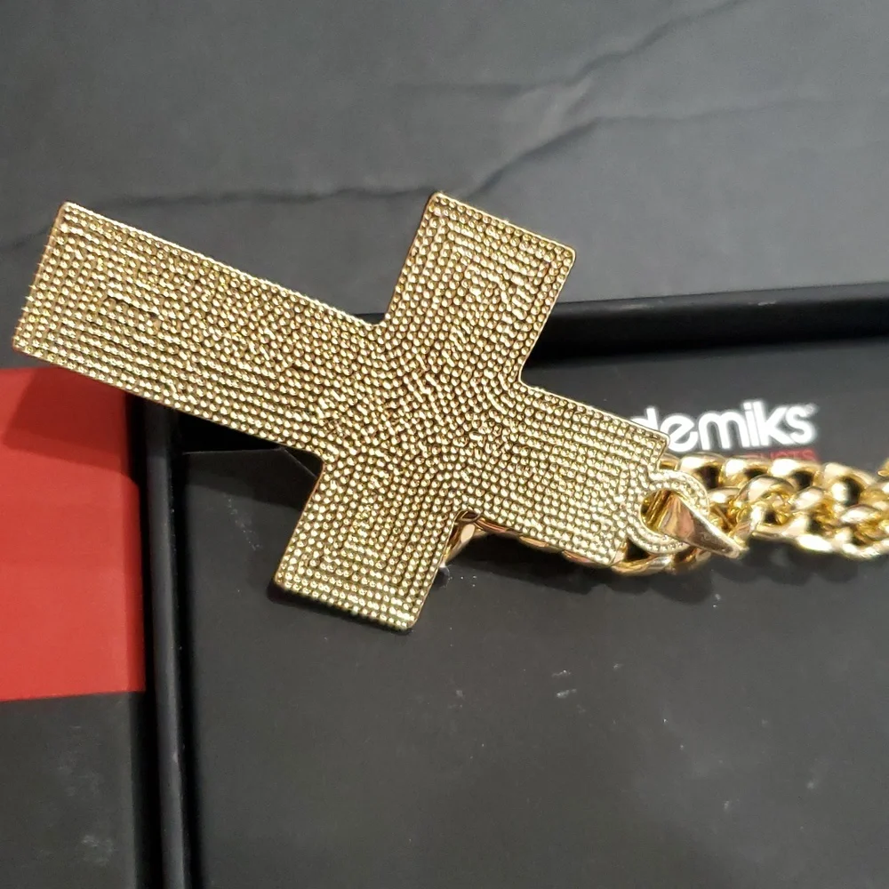 Akademiks crushed black